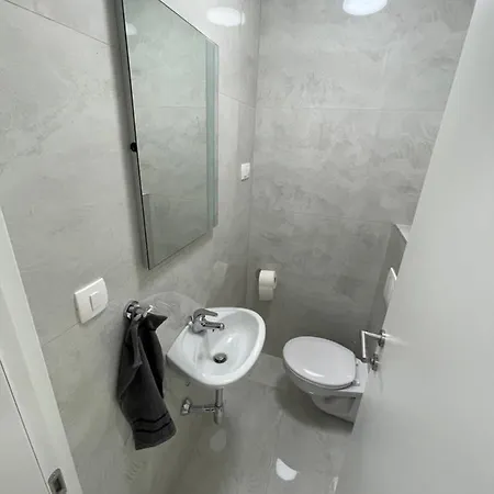 Naomi 2 * 스플리트