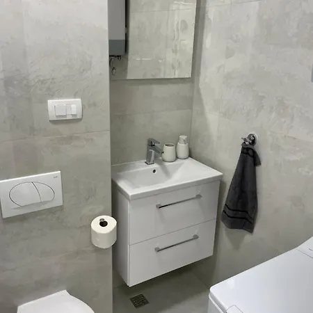 Naomi 2 Apartman