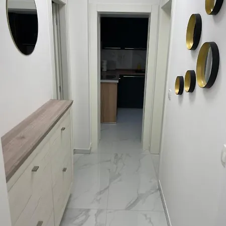 Naomi 2 Apartman