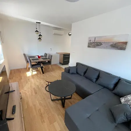Naomi 2 Apartman