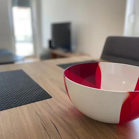 Apartman Naomi 2 *