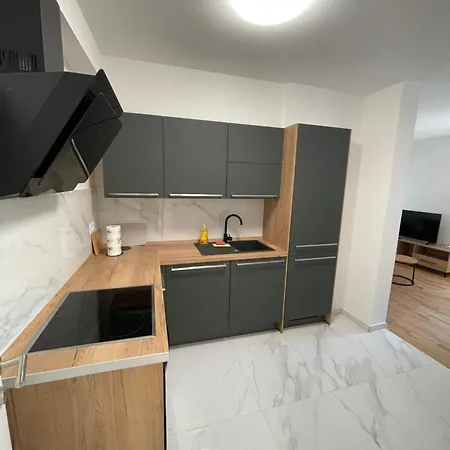 Apartman Naomi 2